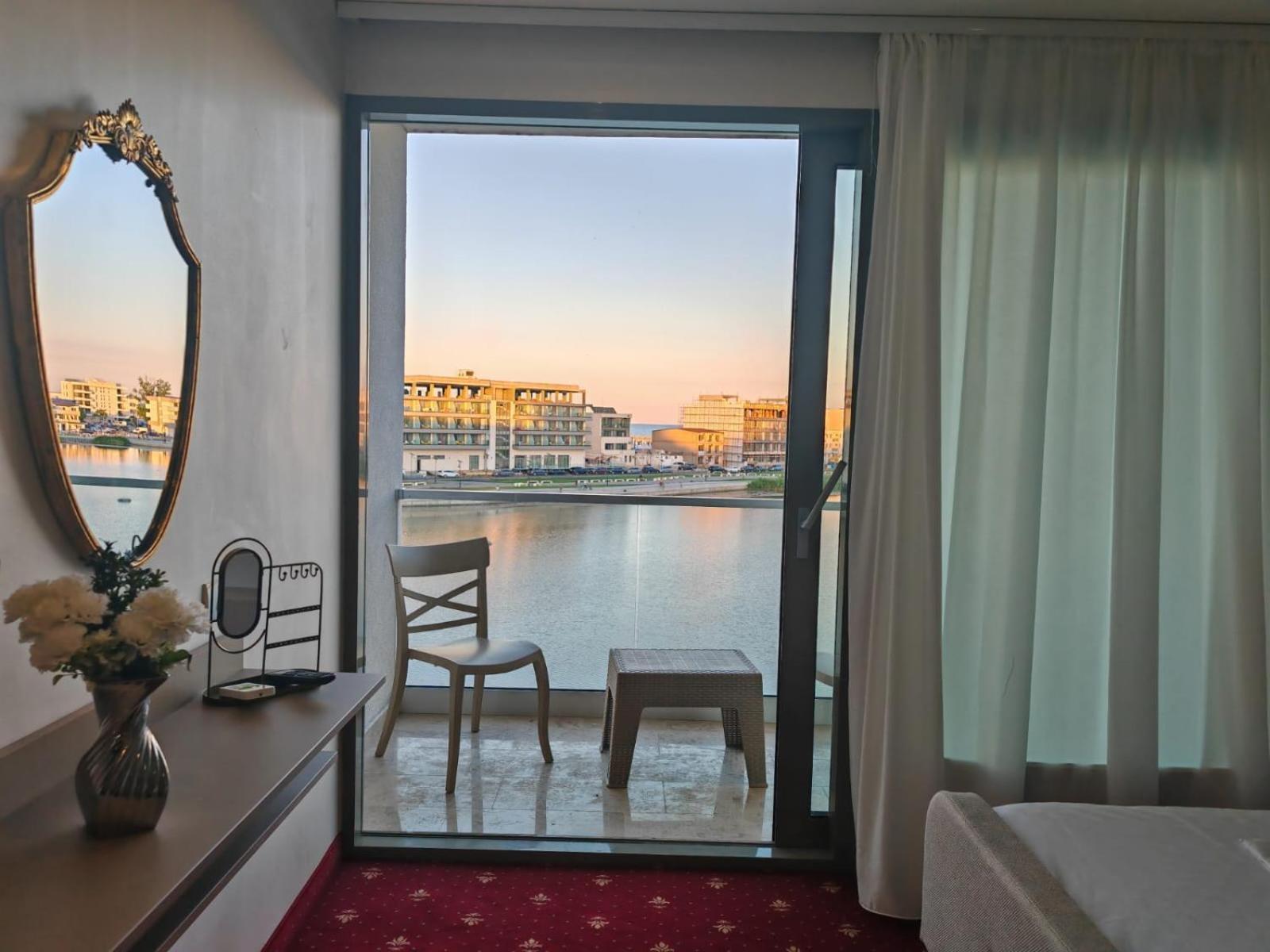 White Boutique Hotel- Eforie Bagian luar foto