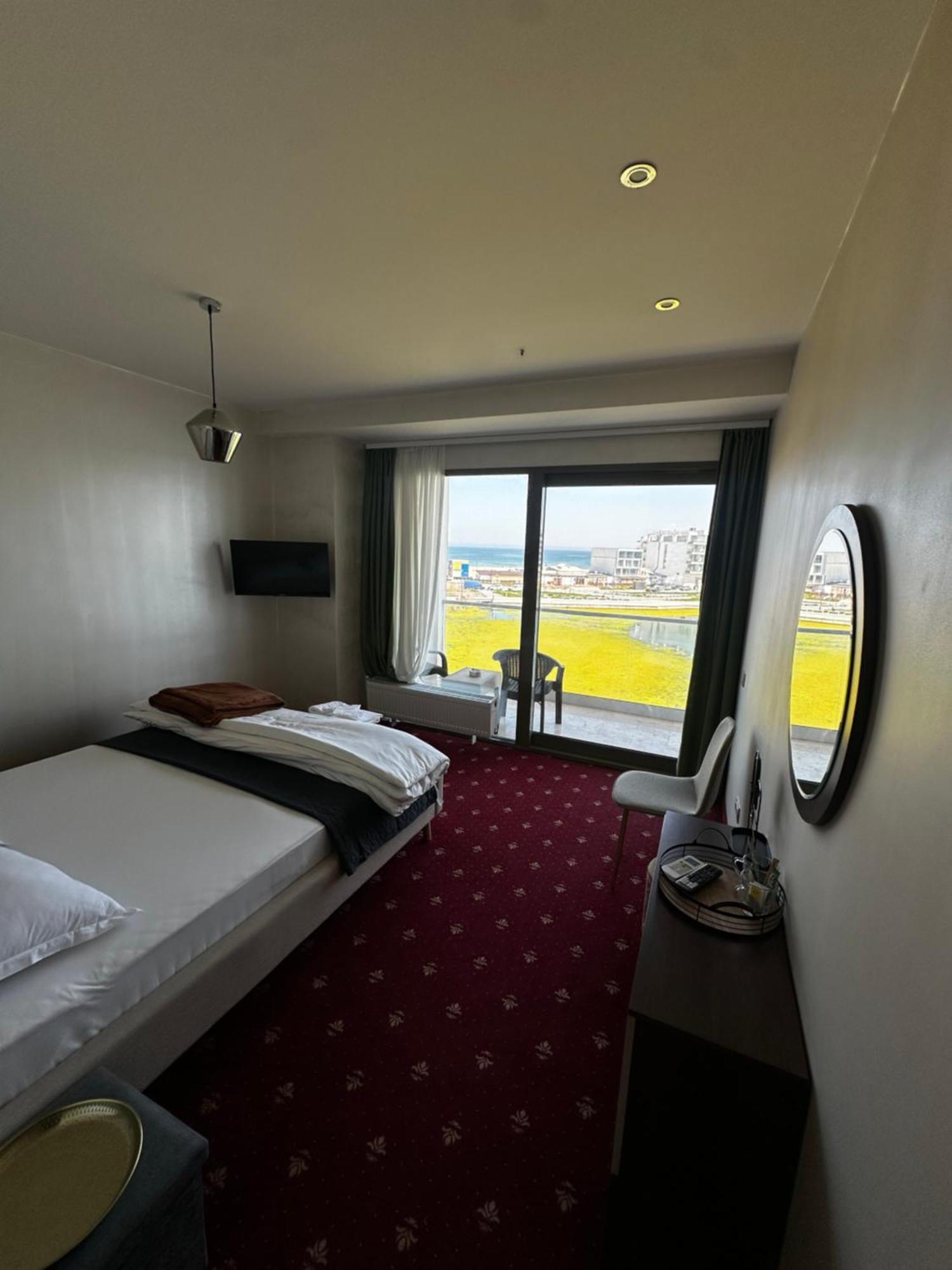 White Boutique Hotel- Eforie Bagian luar foto