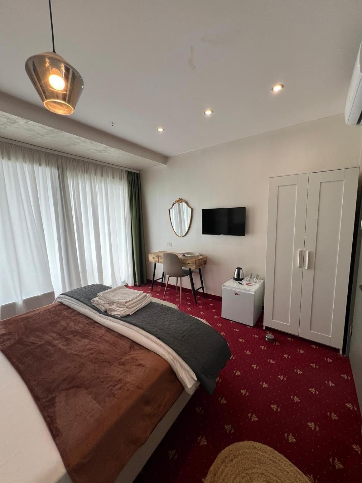 White Boutique Hotel- Eforie Bagian luar foto
